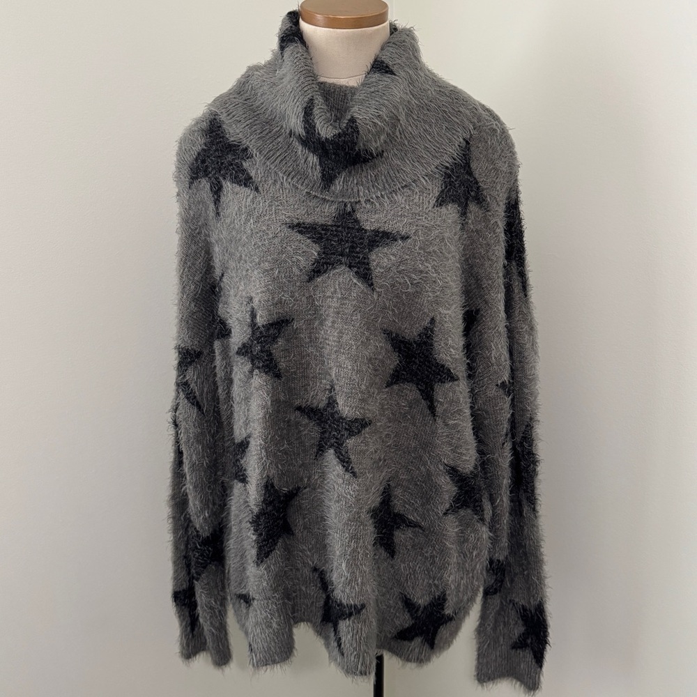 Show Me Your Mumu Large Fatima Turtleneck Sweater Gray Black Stars Soft Fuzzy